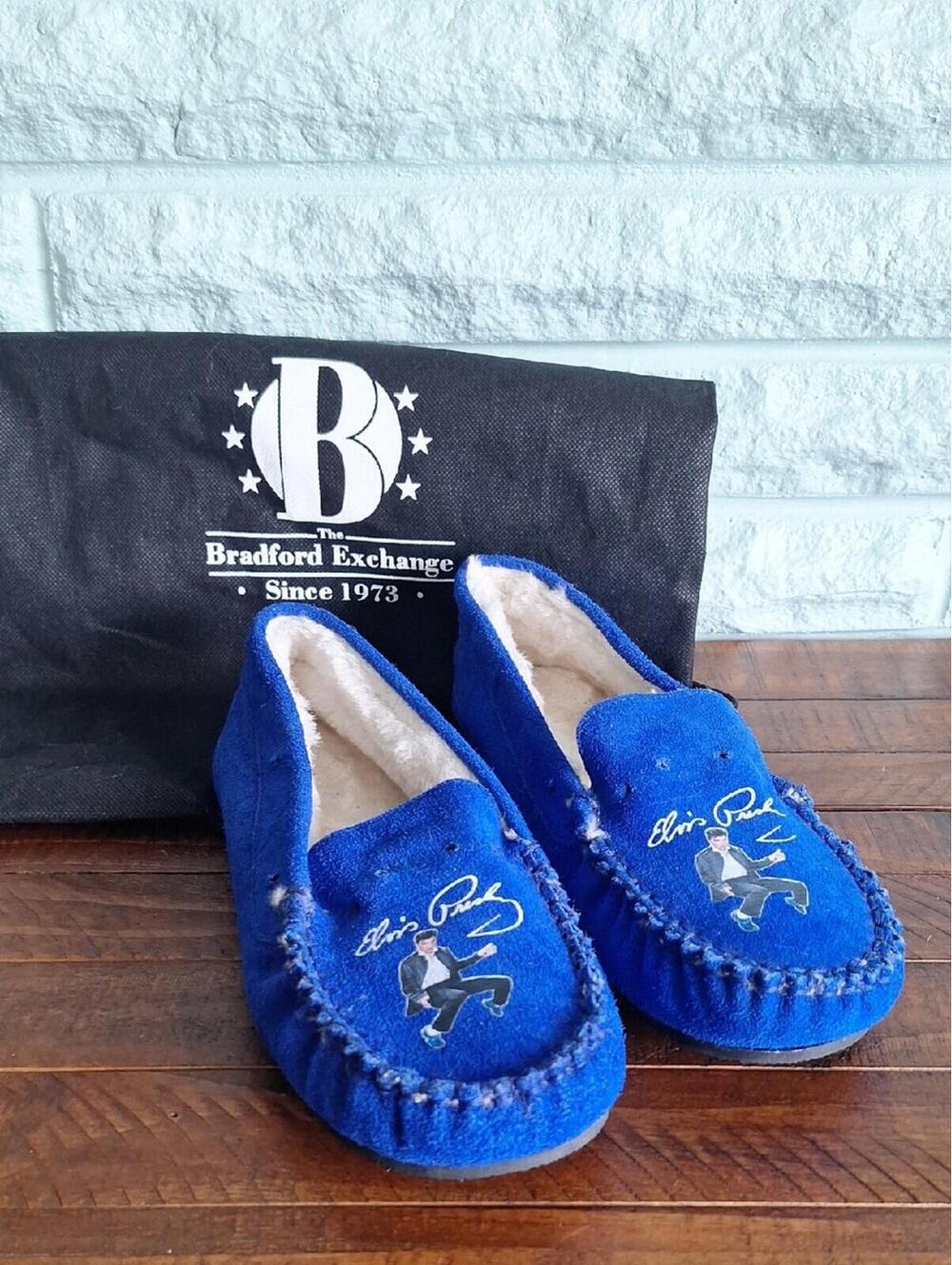 2023 Bradford Exchange Womens Elvis Presley Dancing Blues Suede Moccasins Size 9 - Picture 1 of 9